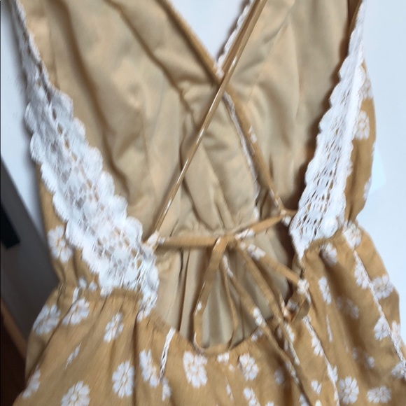 Illa Illa Mustard Crochet Romper - Picture 7 of 8